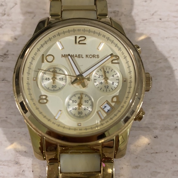 Michael Kors watch - Picture 2 of 3